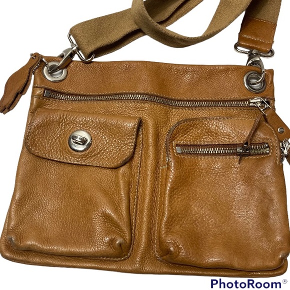 Roots Handbags - Roots tan leather crossbody bag